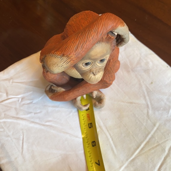Orangutan Figurine / Statue - Picture 10 of 11